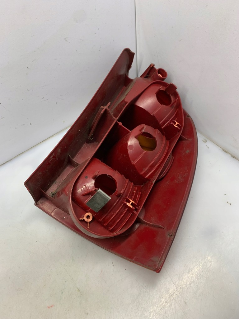 фото №4, Лампа задняя левая 7700423081 renault