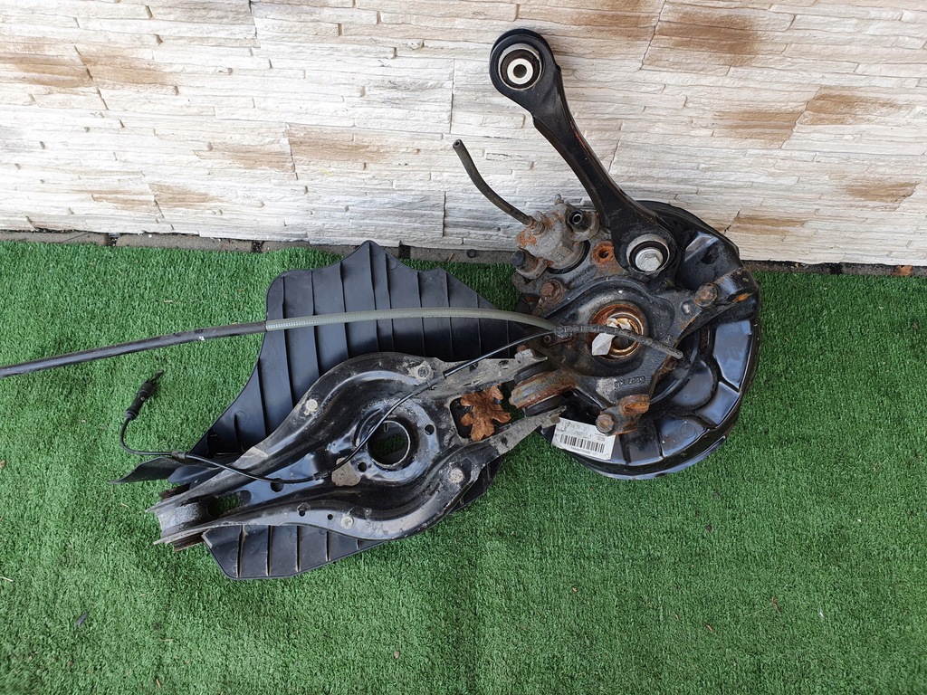 фото №1, Поворотный кулак задняя правая bmw 1 f20