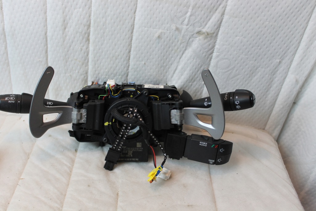 фото №1, Перемикачі перемикач комбінований стрічка шлейф пелюстки перемикання renault clio iv