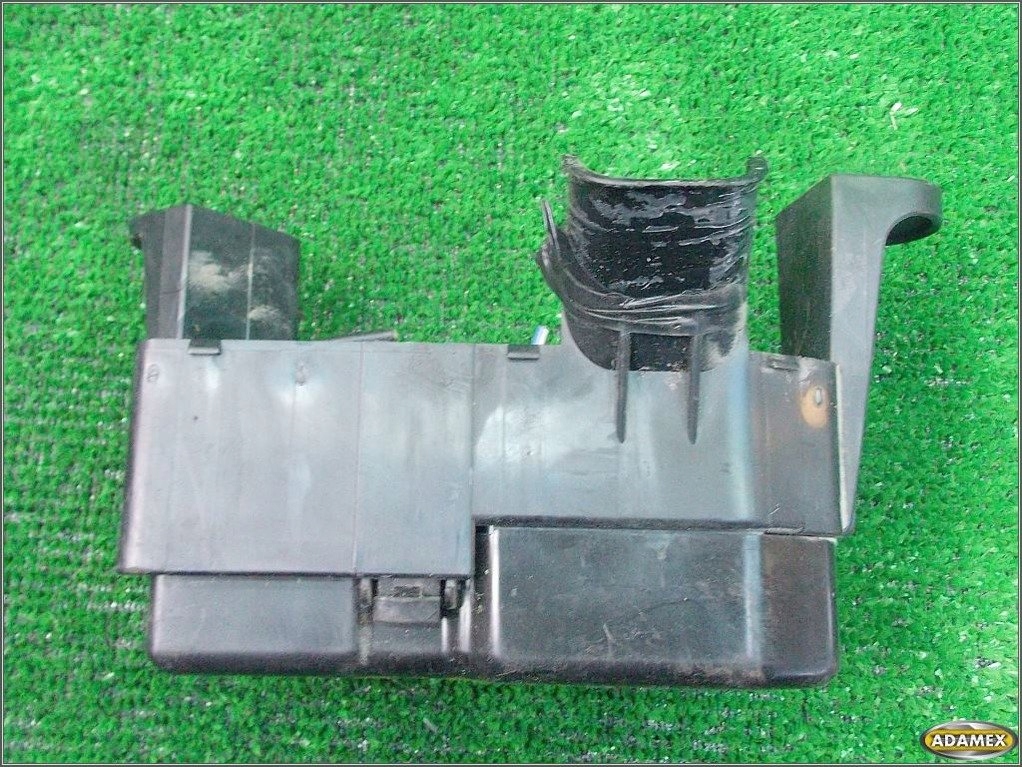 фото №5, Toyota hiace iv 2.4d 00r - коробка предохранителей