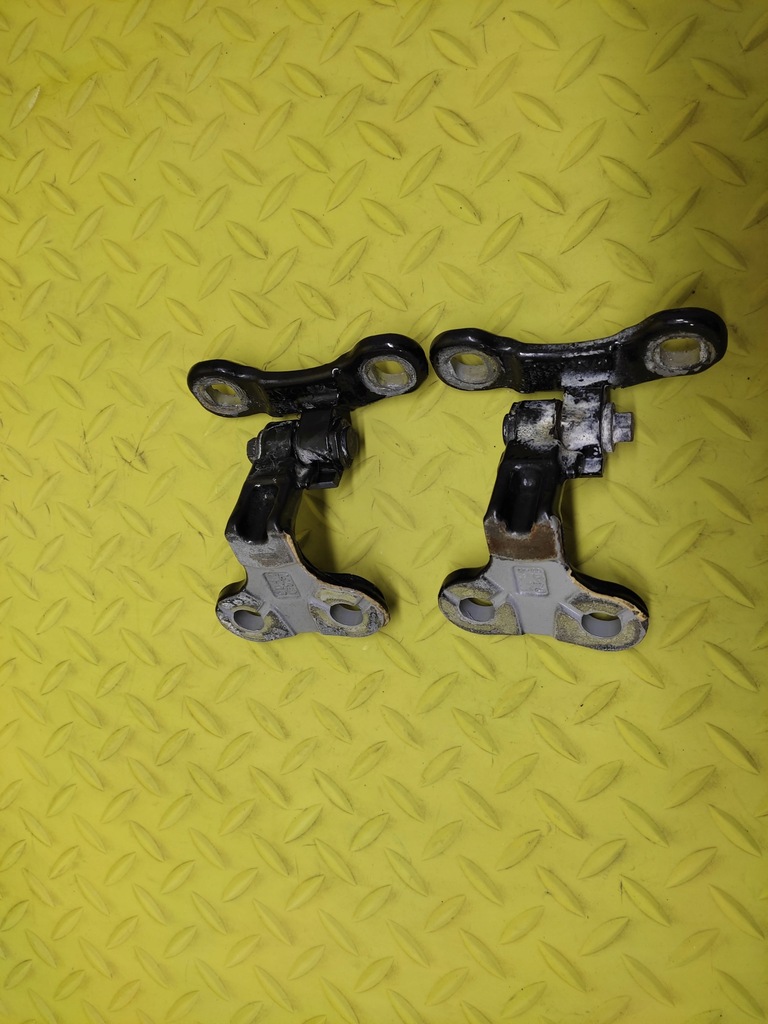 фото №6, Volvo v50 петля двері лівий перед