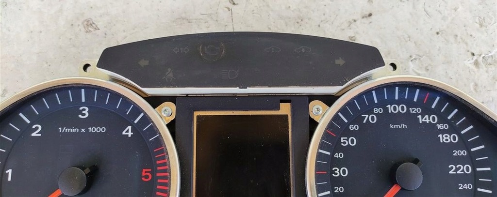 фото №5, Лічильник прилади спідометр audi a6 c6 183k km