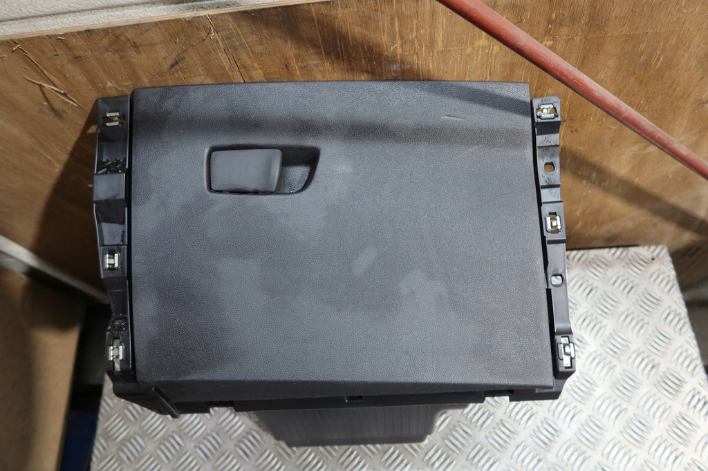 фото №1, Бардачок пассажира clio v 681081375r