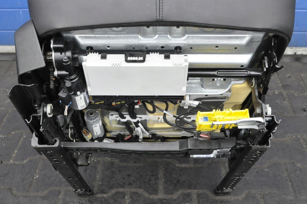 фото №8, Bmw 3 m3 f80 перехідник салону сидіння заднє сидіння