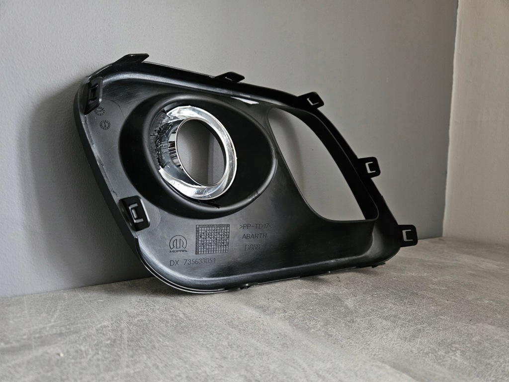 фото №6, Решётка бампера противотуманной фары перед fiat abarth lift 735633051