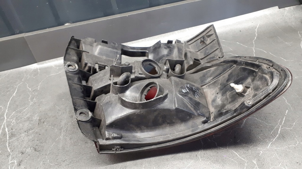 фото №9, Лампа права задня toyota carina 95r