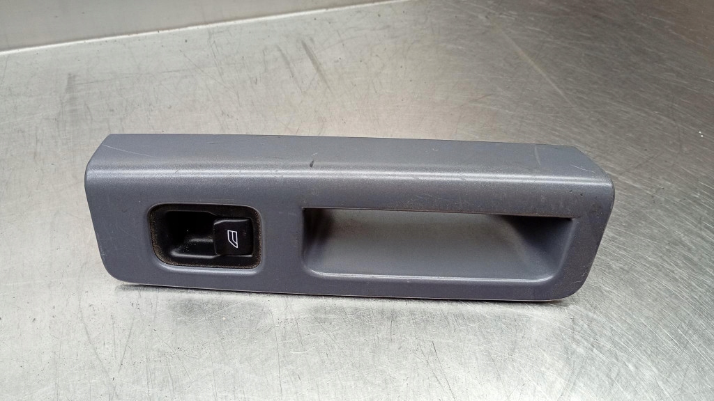 фото №1, Переключатель окон левый задняя volvo s40 v50 3679477