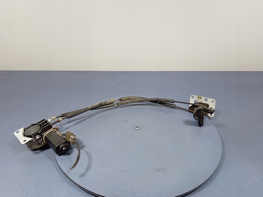 фото №1, Kia carnival i механизм стекло откидное левый задняя