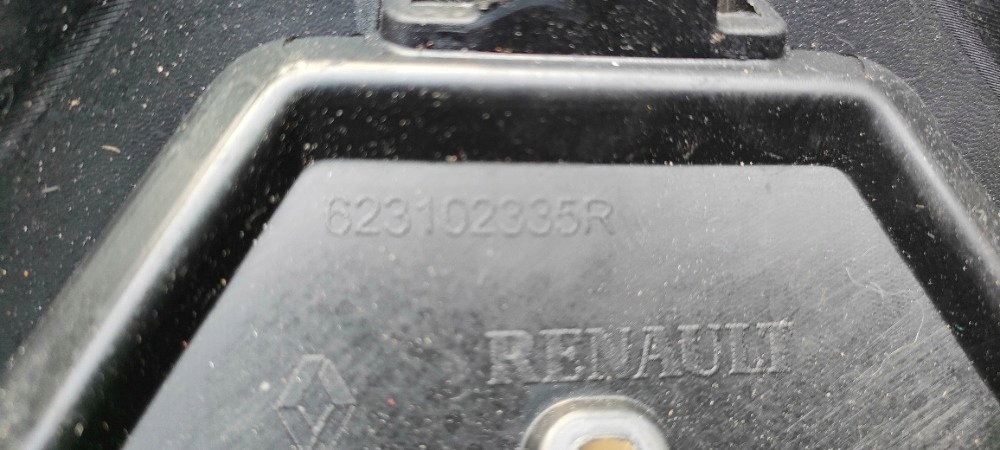 фото №3, Решітка радіатора решітка радіатора бампера перед renault captur 623102335r 2013-16