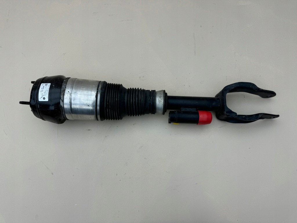 Купити Mercedes gle ml w292 w166 airmatic амортизатор перед правий a2923200400