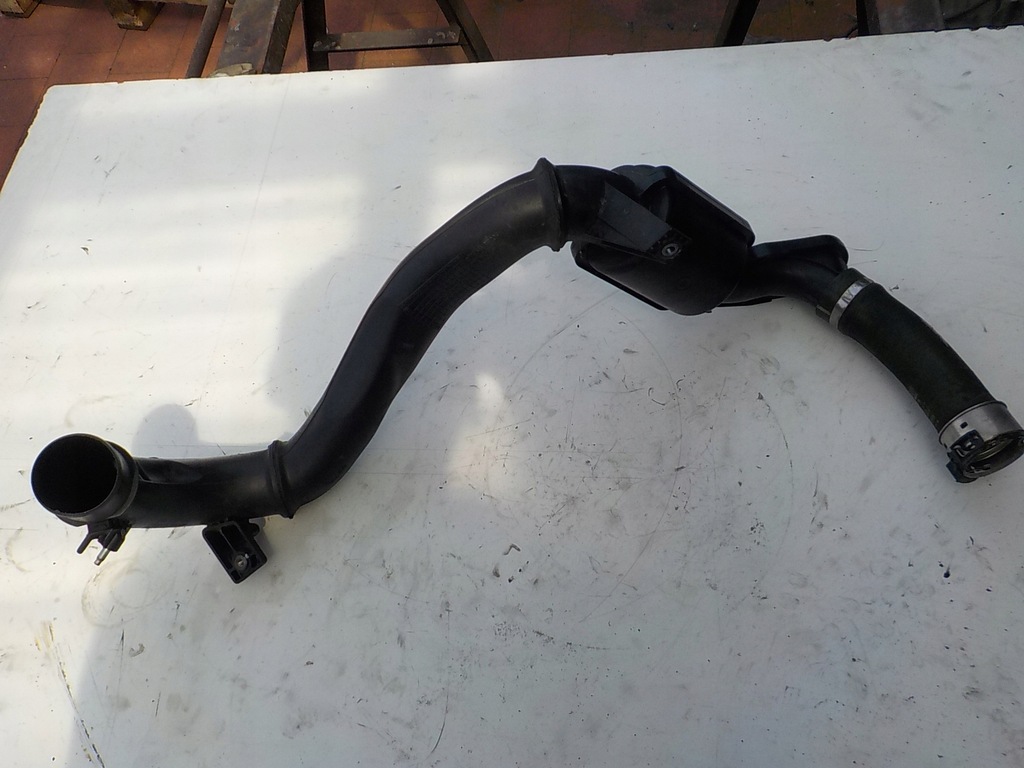 фото №1, Renault trafic ii vivaro 13r 2.0 dci m9r692 труба воздуха 8200760909