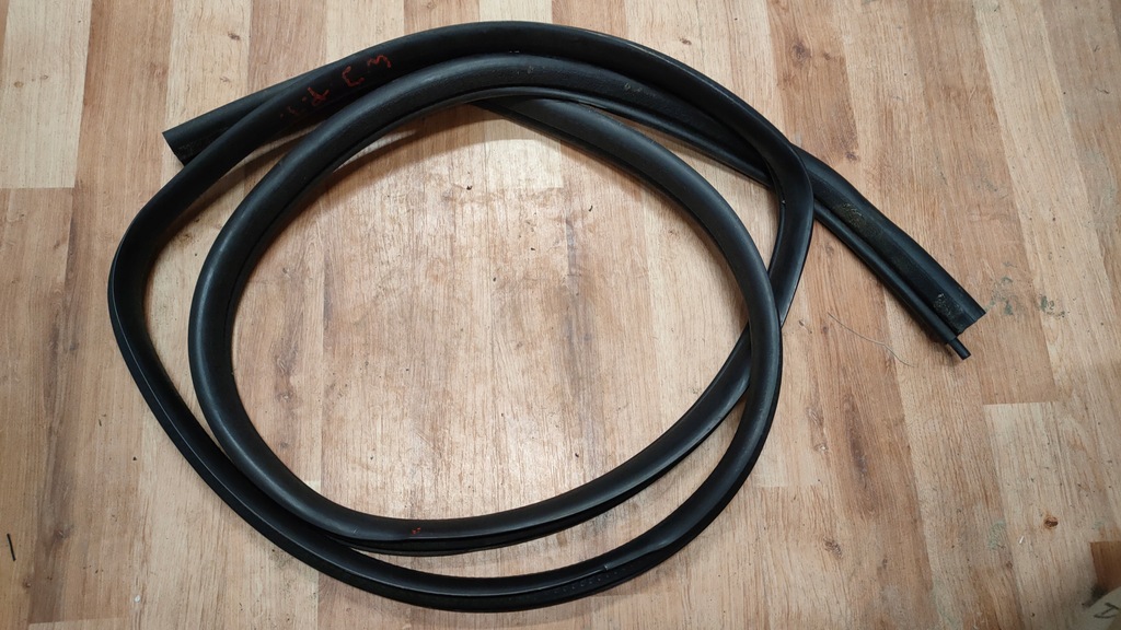 фото №1, Jeep grand cherokee wj прокладка дверь правый задняя