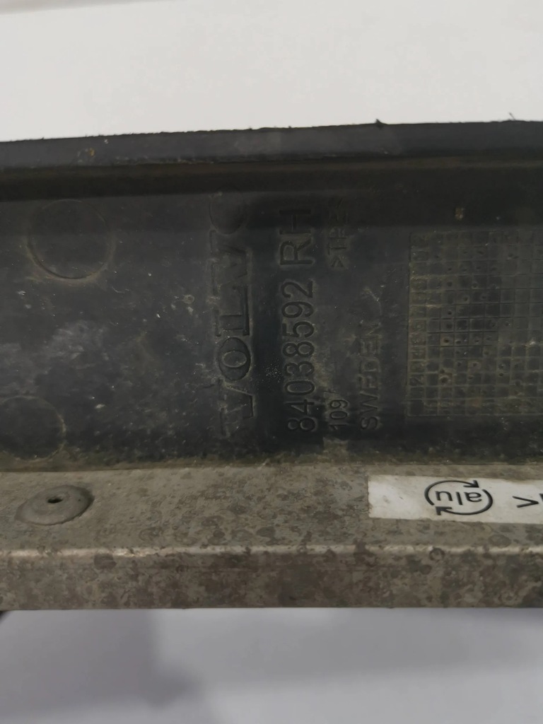 фото №7, Volvo fh4 молдинг накладка бампера перед права