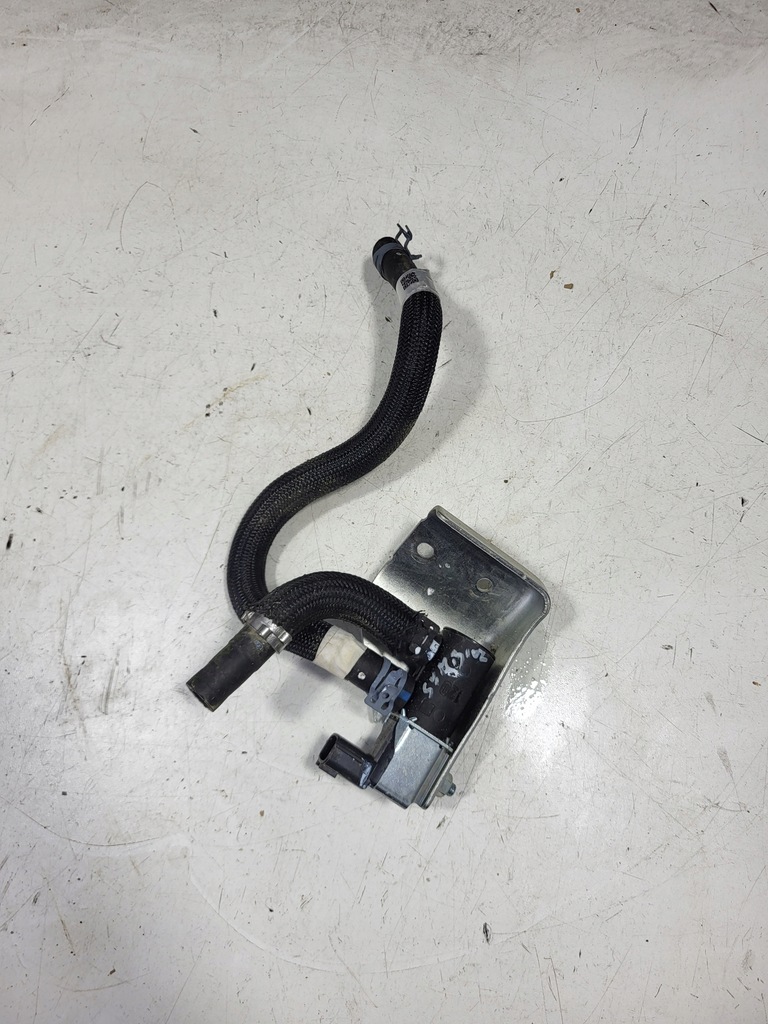 фото №1, Renault оригинальный номер 14921-4pm0b clio v клапан магнитный вакуумa