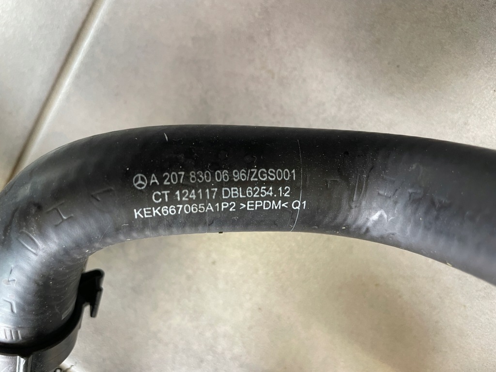 Бачок помпа пабтрубок  шланг воды mercedes w207 4,7 v8 biturbo Цена