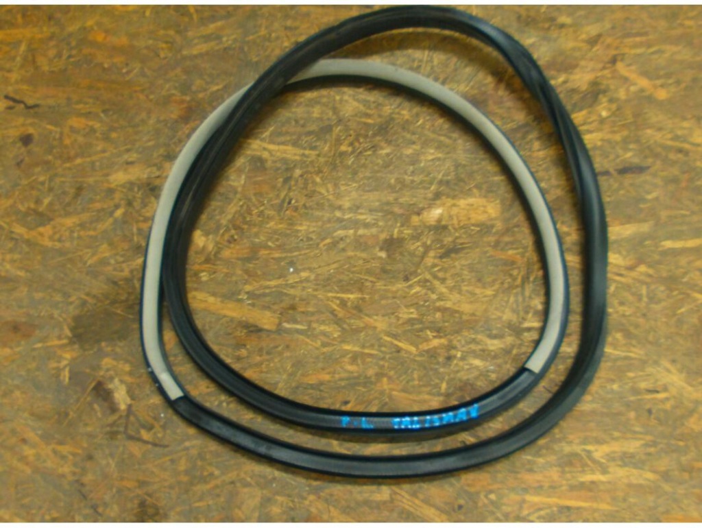 Купити Прокладка кузовна двері ліва перед renault talisman