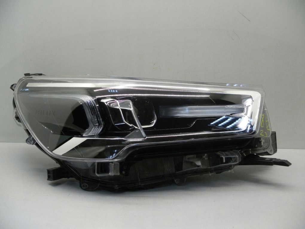 фото №1, Toyota hilux lift full led 8 viii 20- лампа права