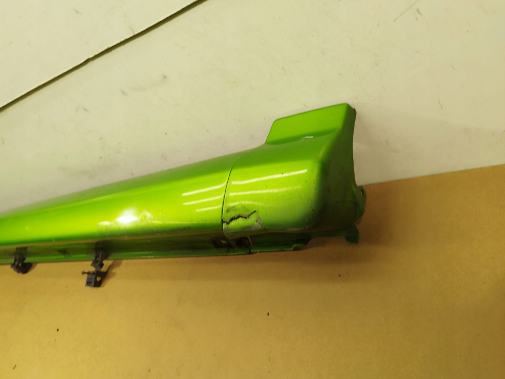 Накладка  порог порог правая opel corsa d opc line 2006-2014 z30p 3 дверь с Разборки