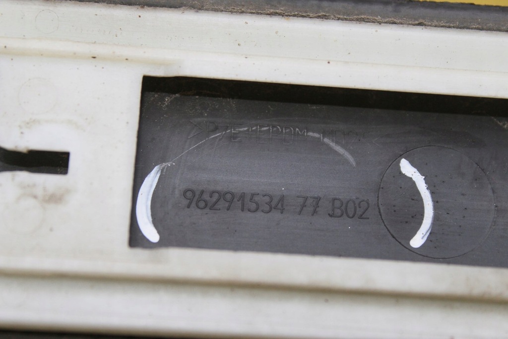 фото №13, Молдинг дверь правый перед peugeot 607