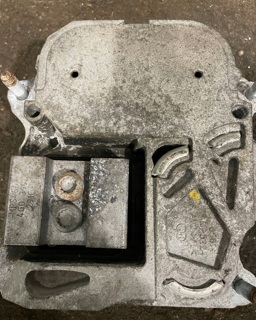 фото №1, Підпора коробки audi 4g0399153t