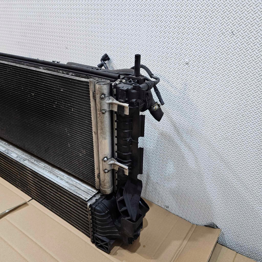 Mini f60 countryman 1.5d комплект радіатор води кондиціонера вентилятор в Україні