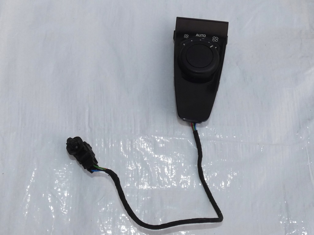 фото №1, Citroen c4 picasso панель керування обдув задня