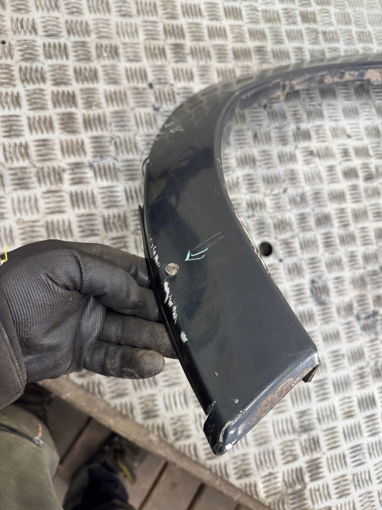 фото №6, Молдинг крыла левый перед 3d mitsubishi pajero iv 4 07r.-