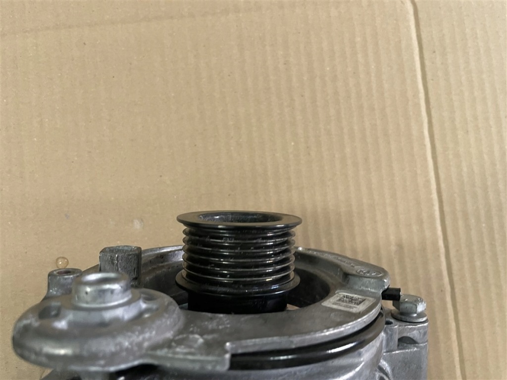 Генератор 2.0 1 bmw x1 f48 sb48a20 8680374 бензин 180a 16-23r Недорого