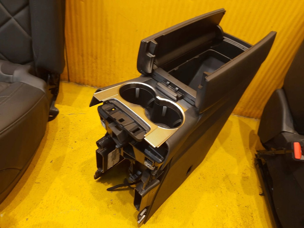 фото №7, Citroen ds7 crossback сиденье заднее сиденье обшивки туннель подогрев