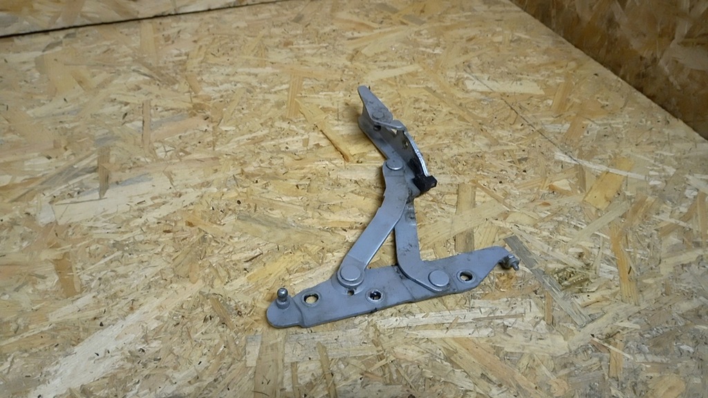 фото №1, Nissan primera p 12 2.2 петля кришки sedan