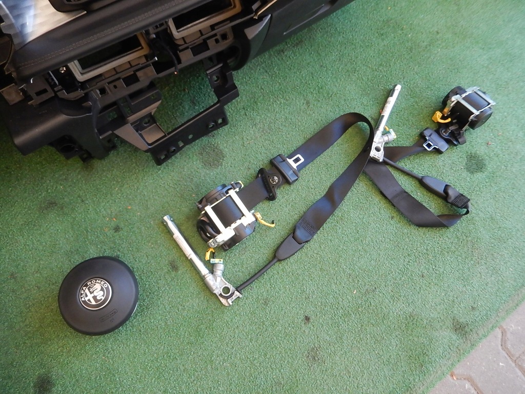 фото №4, Консоль панель приладів подушки безпеки ремені alfa romeo tonale