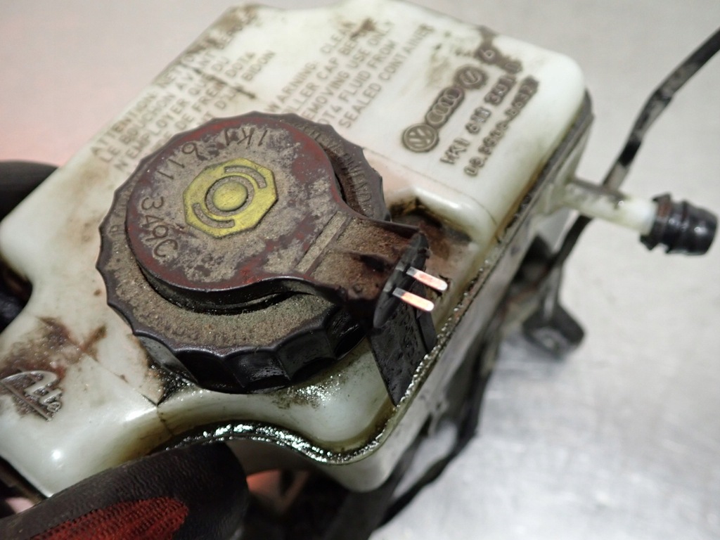 фото №8, Бачок жидкость усилителя seat leon ii