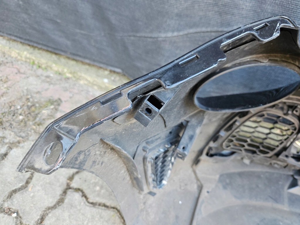 Abarth 500 595 рестайлінг  комплект решітка середня молдинг ліва права бампер перед в Україні