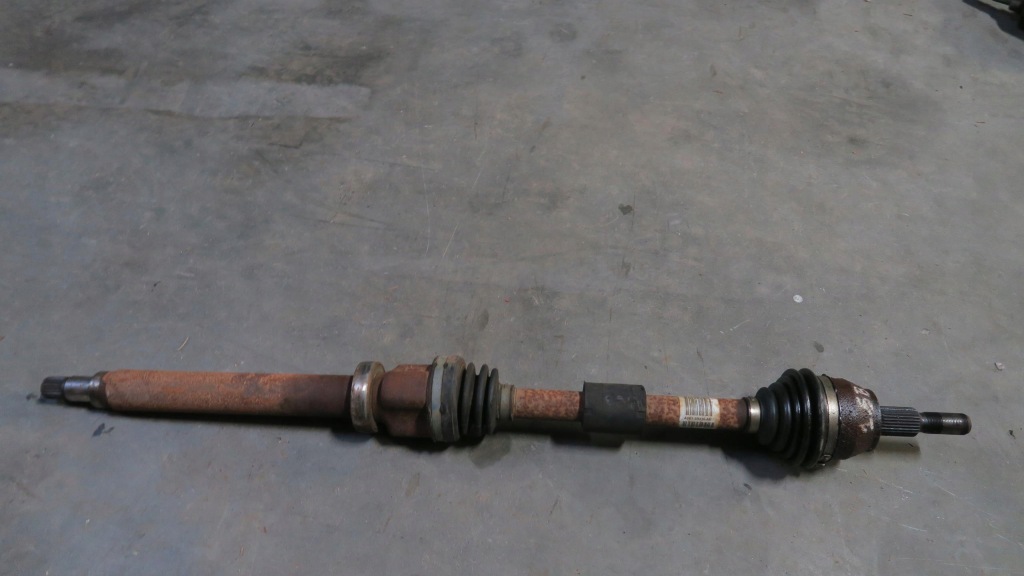 Купити Ford focus mk3 1.6 бензин привідний вал права