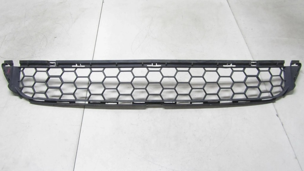 Купить Volvo s60 2 рестайлинг  r-design решётка бампера средняя