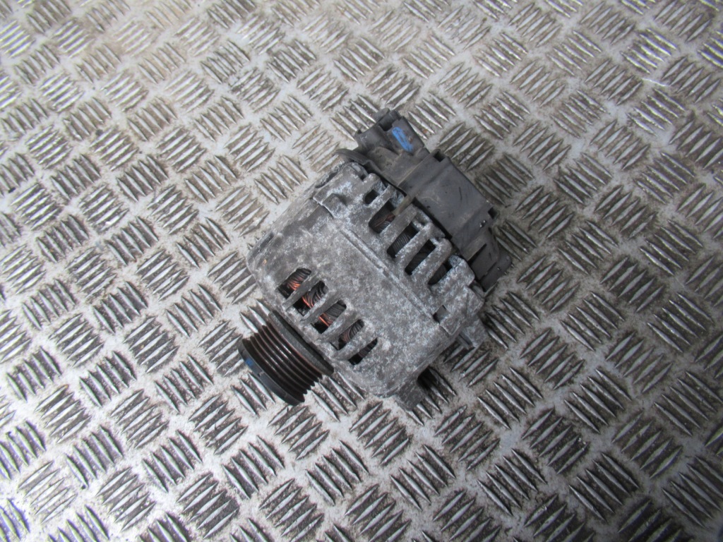 Купить Peugeot 5008 2 2018 r. 1.2 thp генератор 9818677980