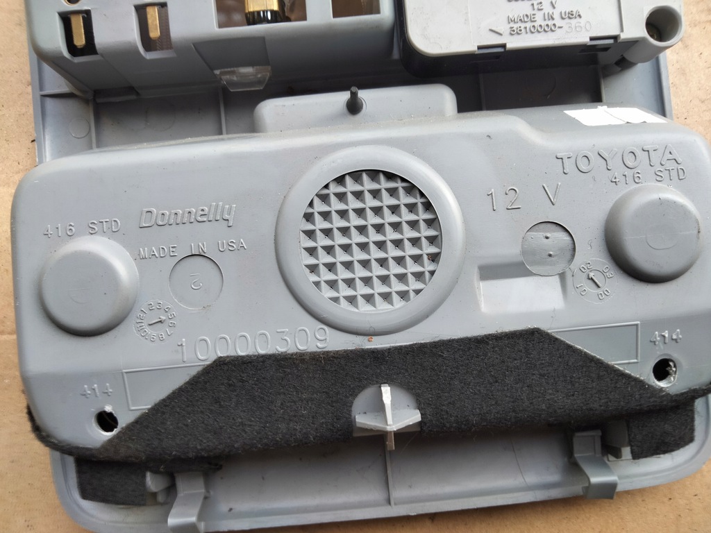 фото №5, Лампа потолочный toyota rav4 ii 2.0 vvti 85920-0w010