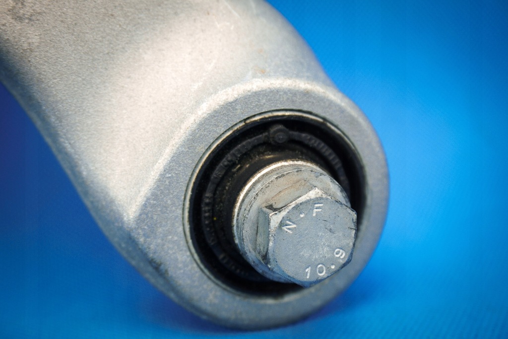 фото №8, Рычаг поперечный задняя audi a6 a7 4g a8 8k0505323h