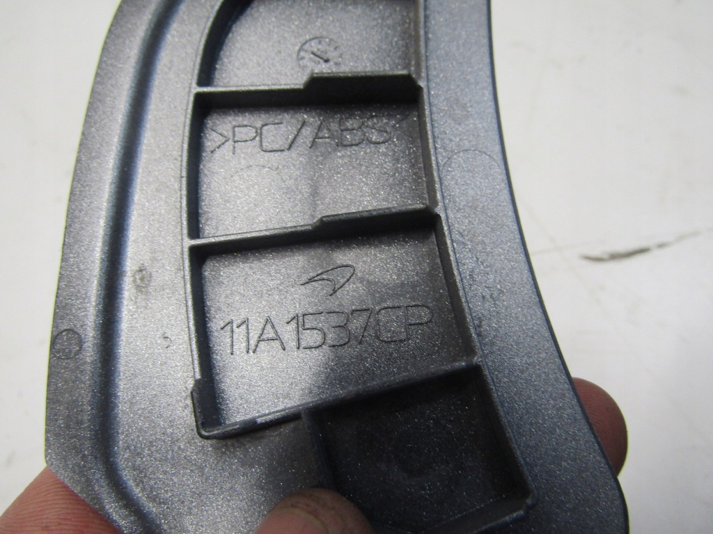 Заглушка двері mclaren mp4 11a1537cp 11a1536cp Оригінал