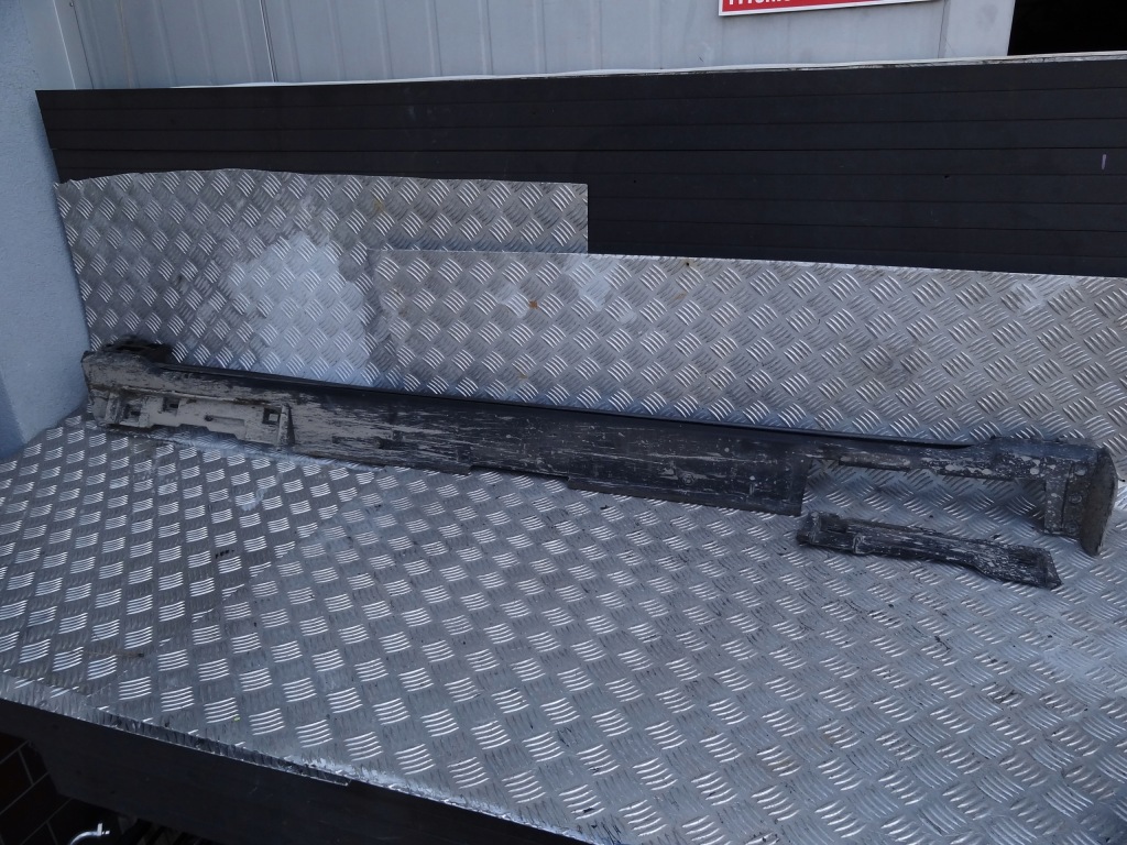 Купить Молдинг порог порог левый mazda mx30