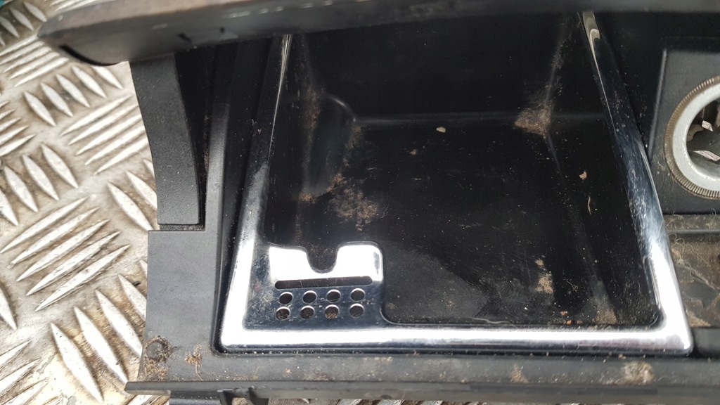 фото №12, Mercedes w211 пепельница бардачок drewno