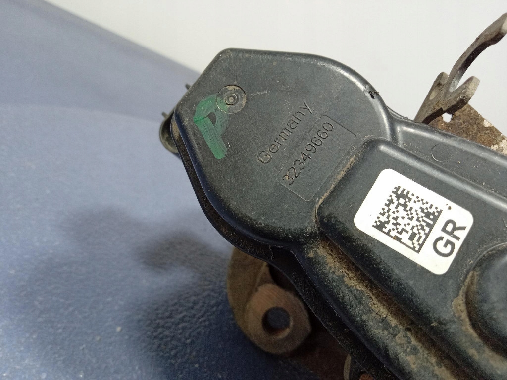 Bmw 5 f10 f11 суппорт тормозной электрический правый задний  задний скоба 9390b с Разборки