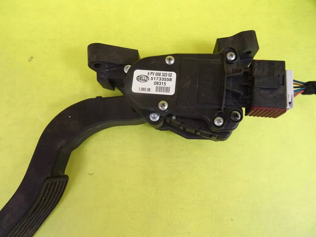 фото №1, Потенциометр газа fiat croma 51733558 nr27