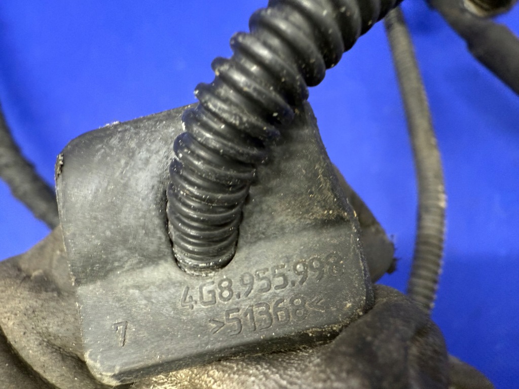 Audi a7 c7 шланг омывателя стекло лобовое 4g8955998 Недорого