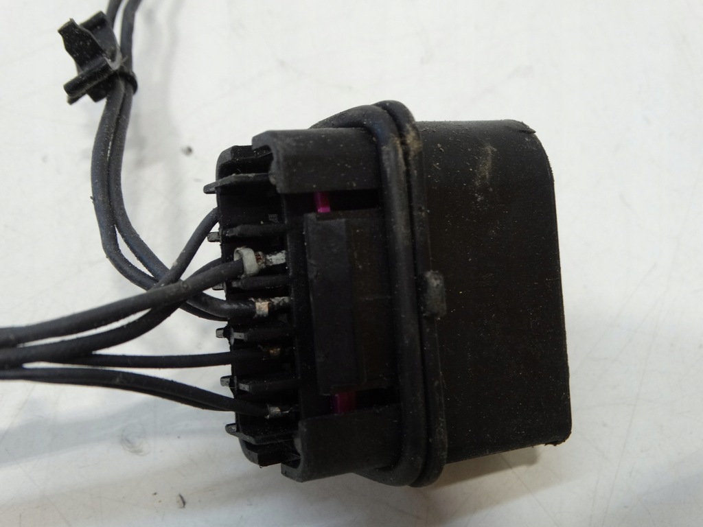 фото №10, Электропроводка лампы передней seat ibiza mk4 2013r.