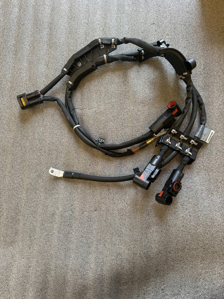 фото №1, Клемма mercedes benz a2145408300...