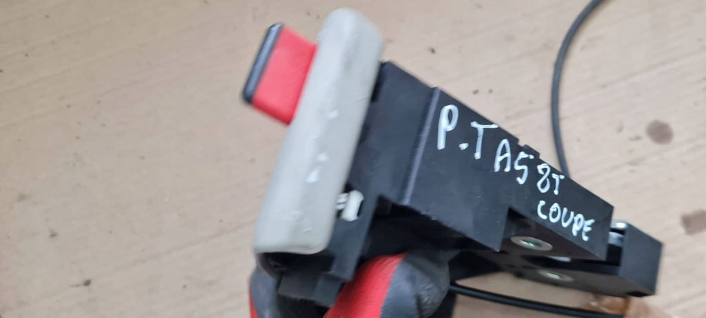 Купити A5 8t рестайлінг  замок сидіння сидіння oparcja правий задні 8k5885682a a4 b8