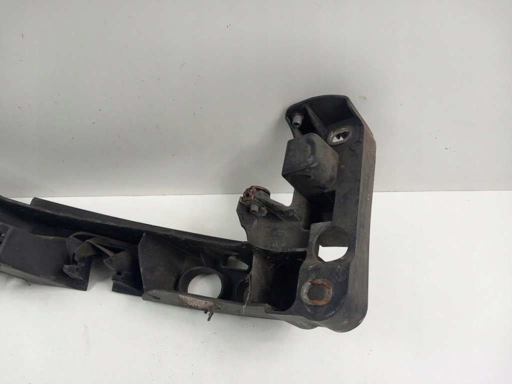 Audi a3 8p liftślizg фары перед левое  8p0805607 Недорого