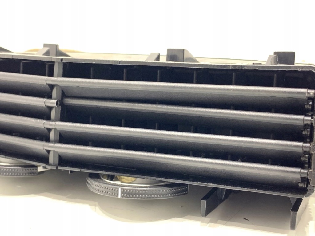 Решётка обдув правый перед opel astra h 24465731 05-10 хэтчбек Цена