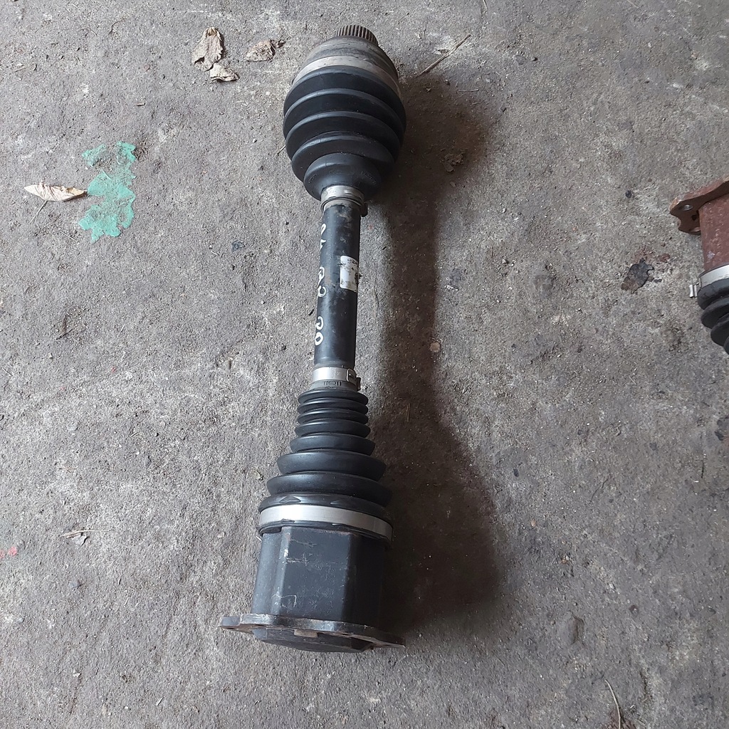 фото №1, Приводной вал правый перед audi a4 b8 8k0407271p